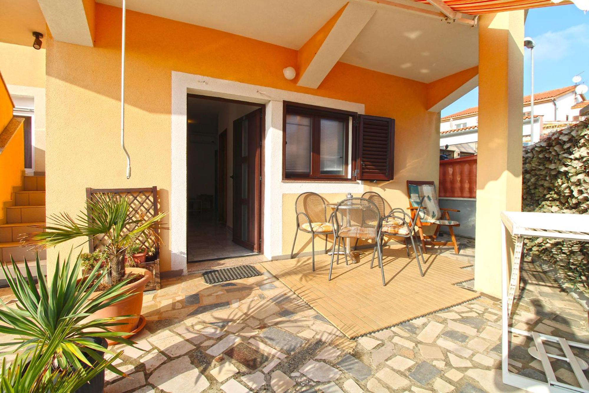 Orange 768 *